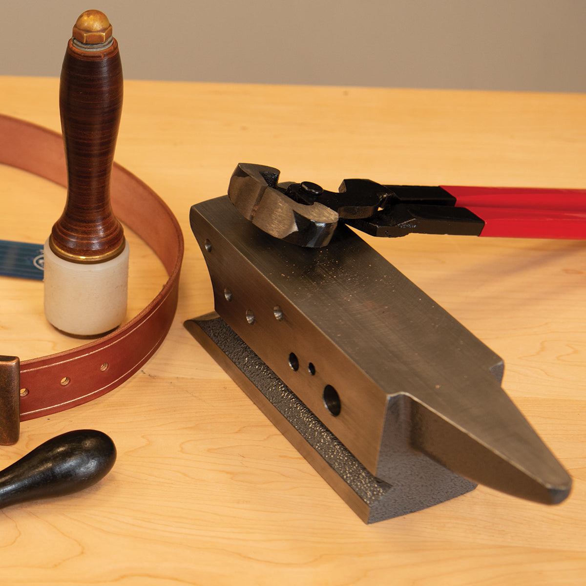 Harnessmaker's Combination Anvil