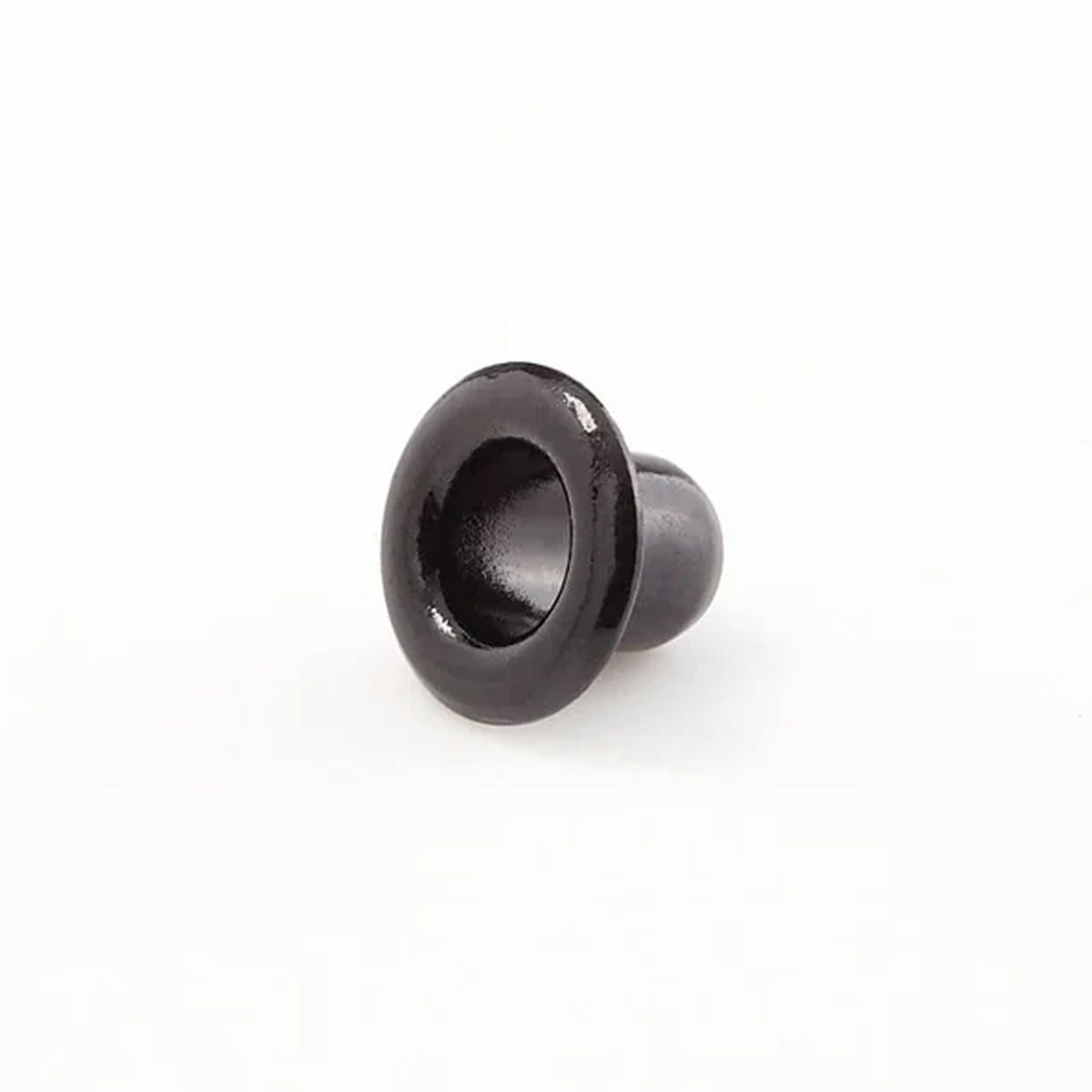 3.9mm Black, Eyelet, Solid Brass - 12 pk