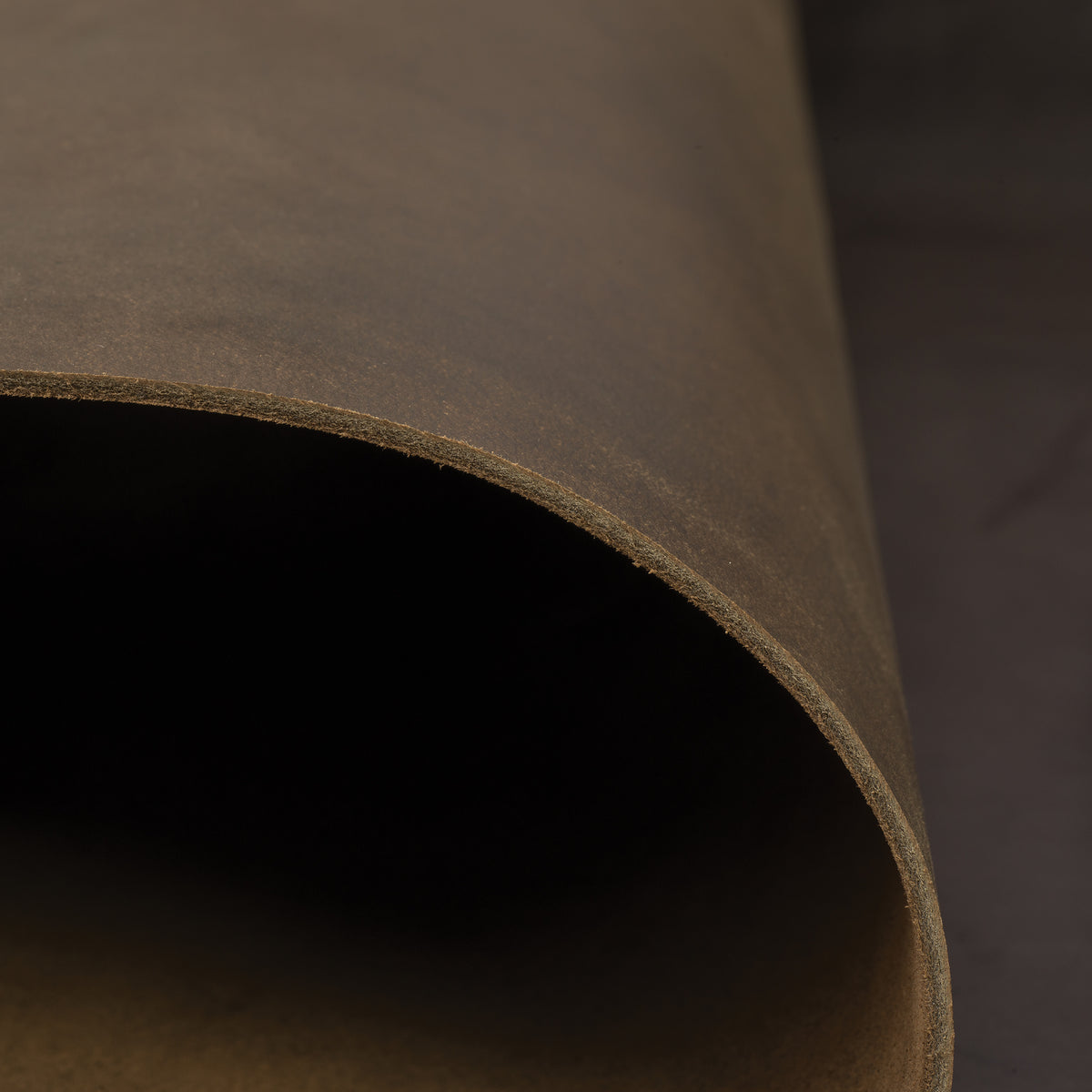Matte Chrome Tanned Water Buffalo Leather, 5-6 oz.