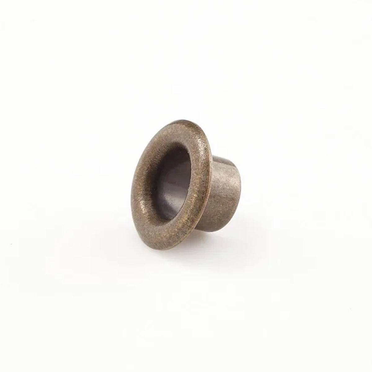 5.5mm Antique Brass, Eyelet, Steel - 24 pk