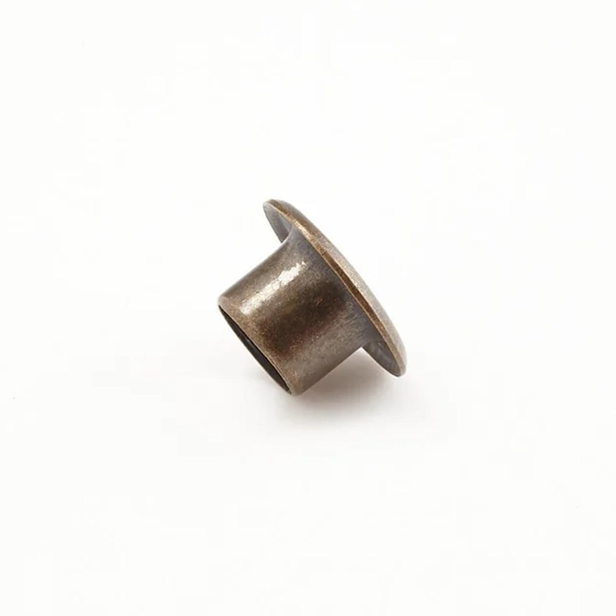5.5mm Antique Brass, Eyelet, Steel - 24 pk